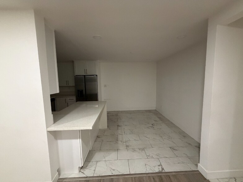 Building Photo - 1215 Ximeno Ave