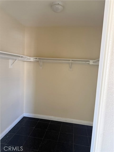 Building Photo - 865 Tam O'Shanter St