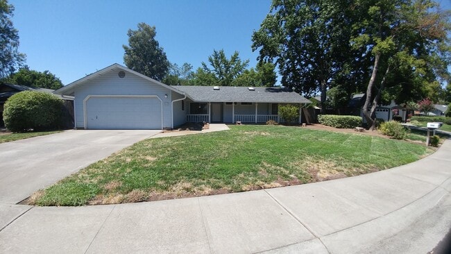Building Photo - 552 Cimarron Dr