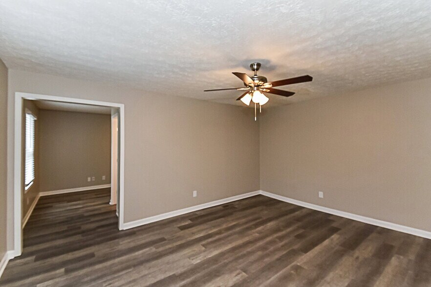 Building Photo - 6677 Birchwood Terrace