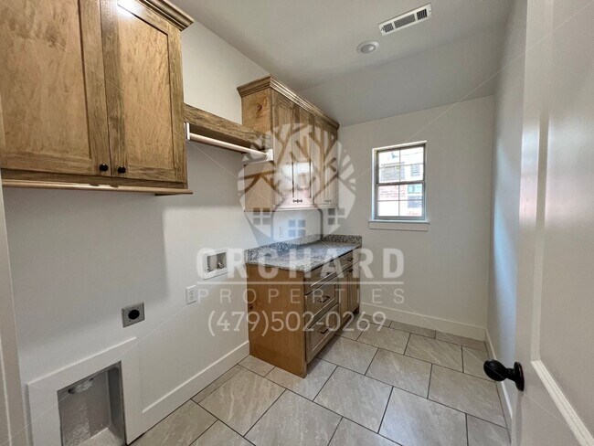 Building Photo - Tontitown- Single Family Home- Beautiful Wellington Plan- 9 Month Lease Only