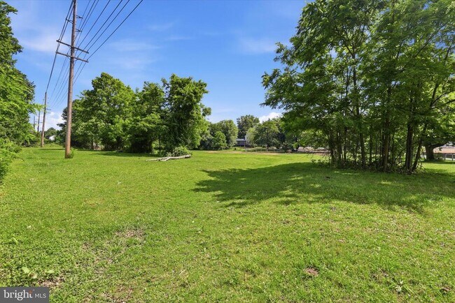 Building Photo - 8606 Yellow Springs Rd