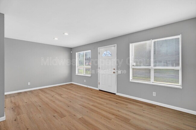 Building Photo - 2228 Duchess Dr