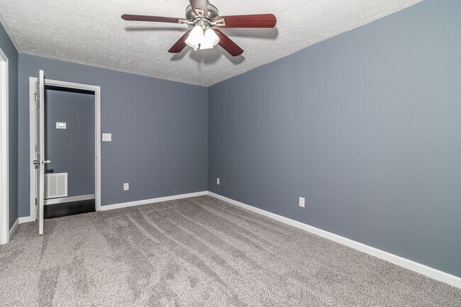 Building Photo - Beautiful and Updated 5 Bedroom Home