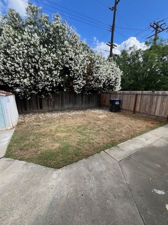 Building Photo - Coming Soon!