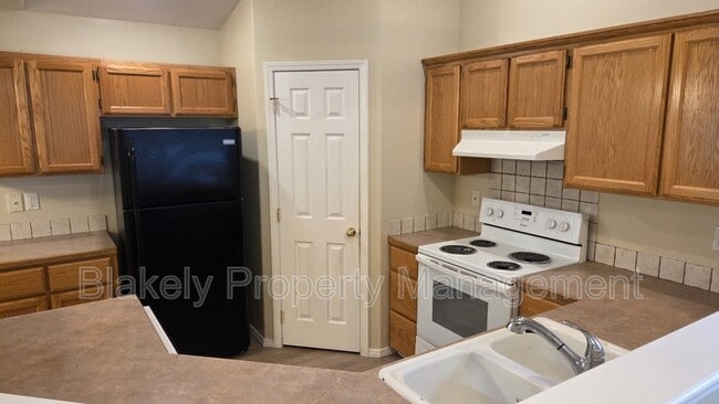 Building Photo - 4004 E Park Ridge Dr