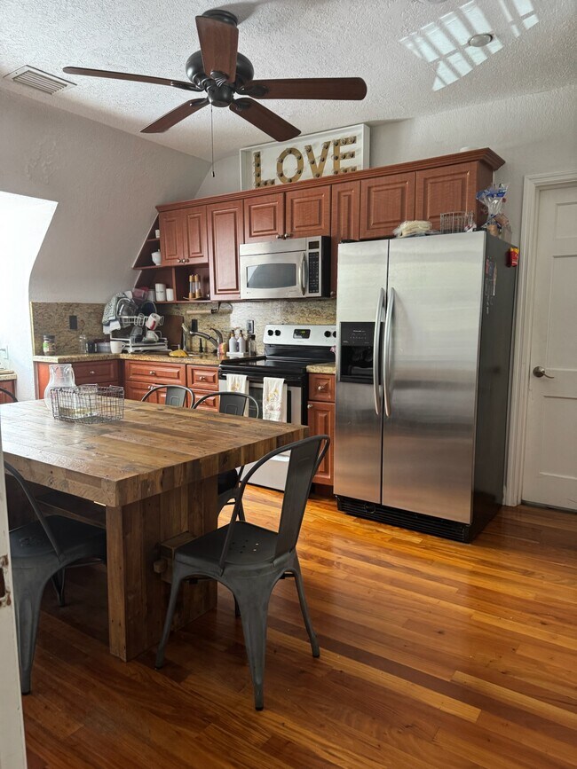 Building Photo - 4520 SW 62nd Ct