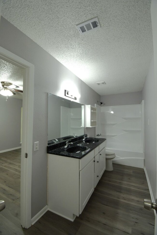 Building Photo - Whitehouse ISD - 3 Bedroom, 2 Bath Duplex, Lawn Care Provided!