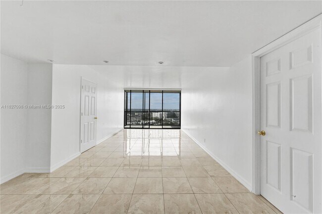 Building Photo - 20335 W Country Club Dr