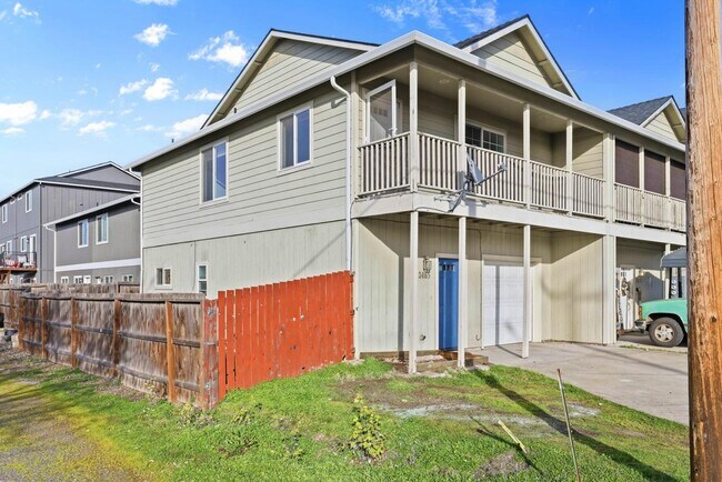 Building Photo - 3465 Avenue C