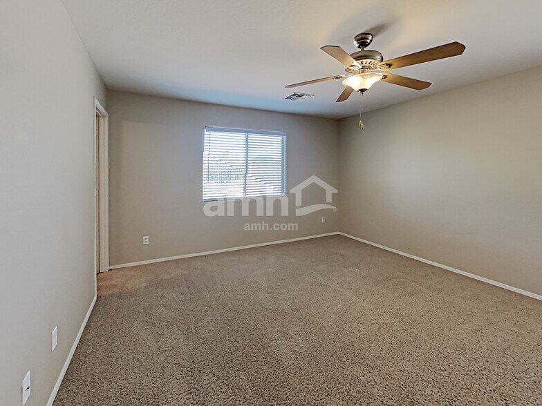 Building Photo - 7504 S Sunrise Way