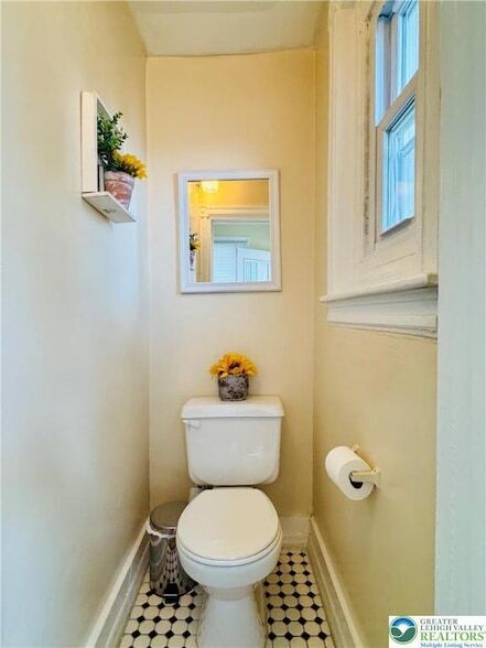 Building Photo - 1523 W Chew St