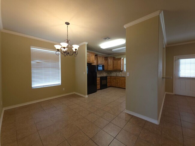 Building Photo - BEAUTIFUL and SPACIOUS 3-bedroom, 2-bathro...