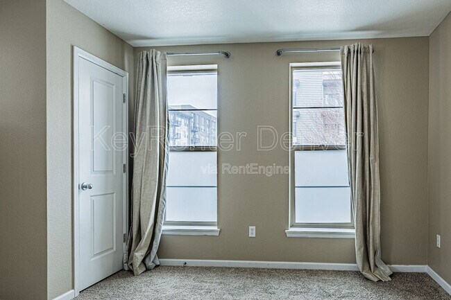 Building Photo - 492 S Saulsbury St