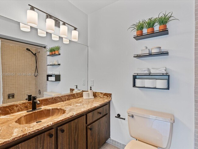 Building Photo - 203 Bonnie Brae Way