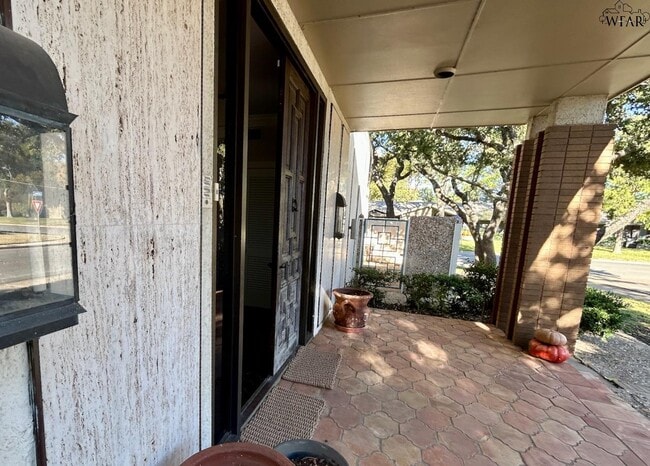 Building Photo - 7 Newcomb Terrace