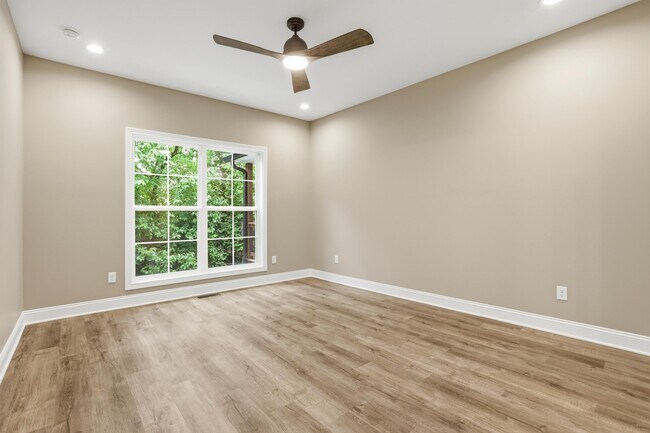 Building Photo - 238 Sugartree Ln