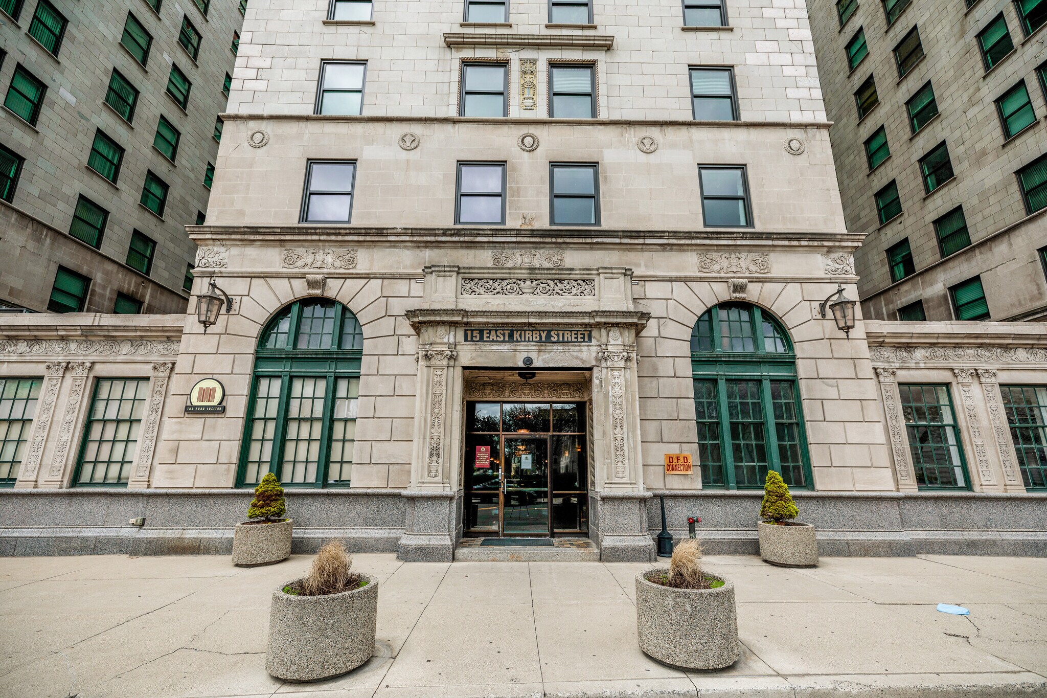 Building Photo - 15 E Kirby St