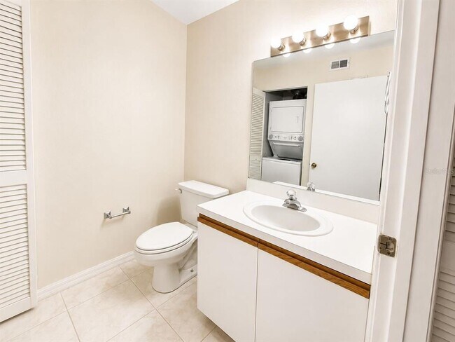 Building Photo - 2323 Feather Sound Dr