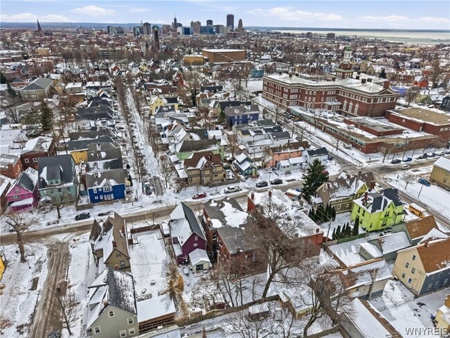 Building Photo - 2 York St