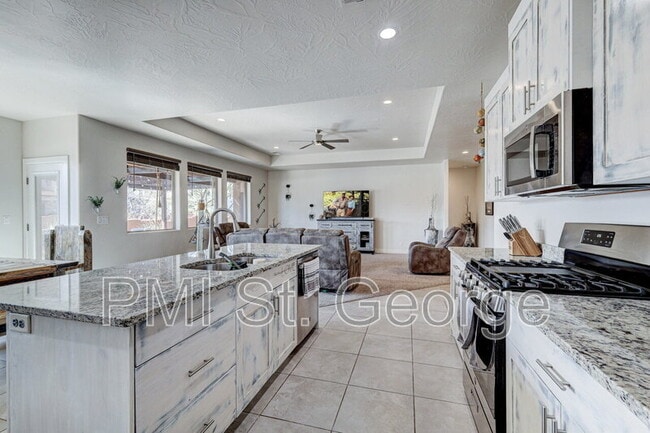 Building Photo - 2823 Kenzies Way