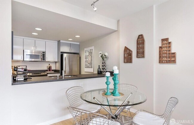 Building Photo - 451 Kansas St