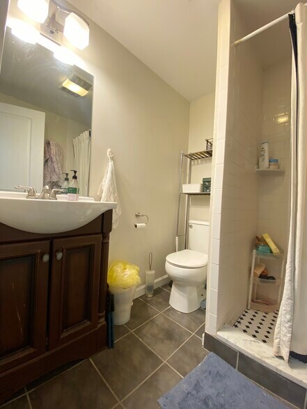 Building Photo - 14 Parker Hill Ave