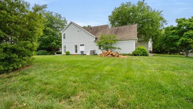 Building Photo - 3BR 2.5BA Cul-de-sac House with Loft in To...