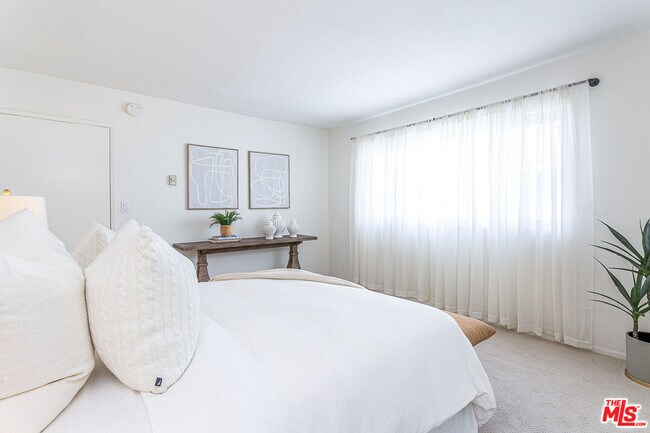 Building Photo - 914 Lincoln Blvd