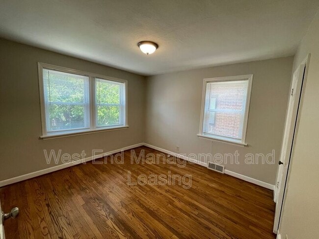 Building Photo - 7215 Amherst Ave
