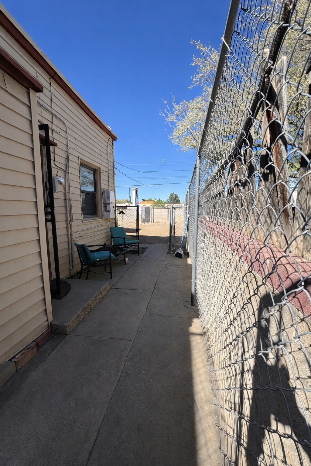 Building Photo - 2113 Madeira Dr NE