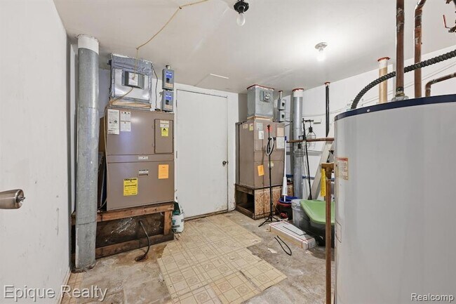 Building Photo - 29792 City Center Dr