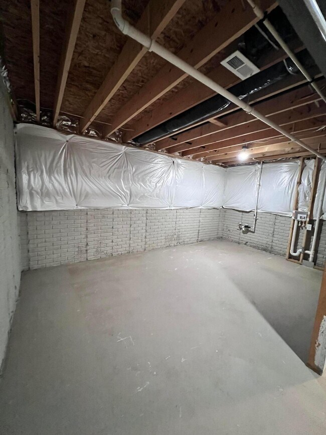 Building Photo - 7847 Aideen Ct