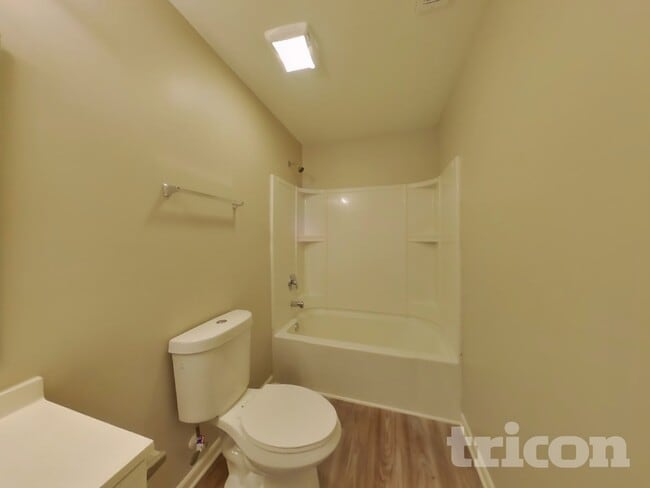 Building Photo - 197 Altondale Dr