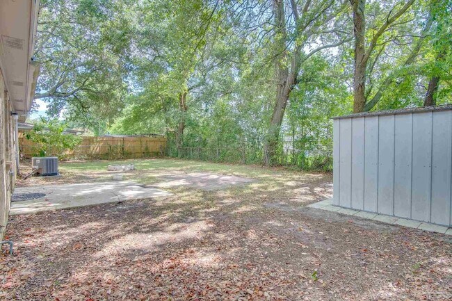 Building Photo - 386 Quigley Rd