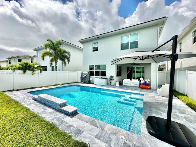 Building Photo - 1101 Azul Ct