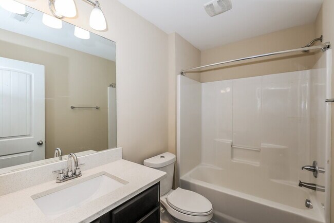 Building Photo - 705 Yukon Way