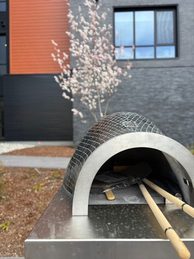 Building Photo - Modern, Light-Filled 2 Bed at One25 – Unit...