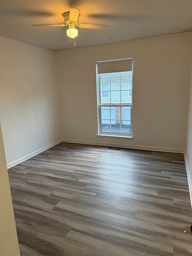 Building Photo - 51709 Adler Park Dr W
