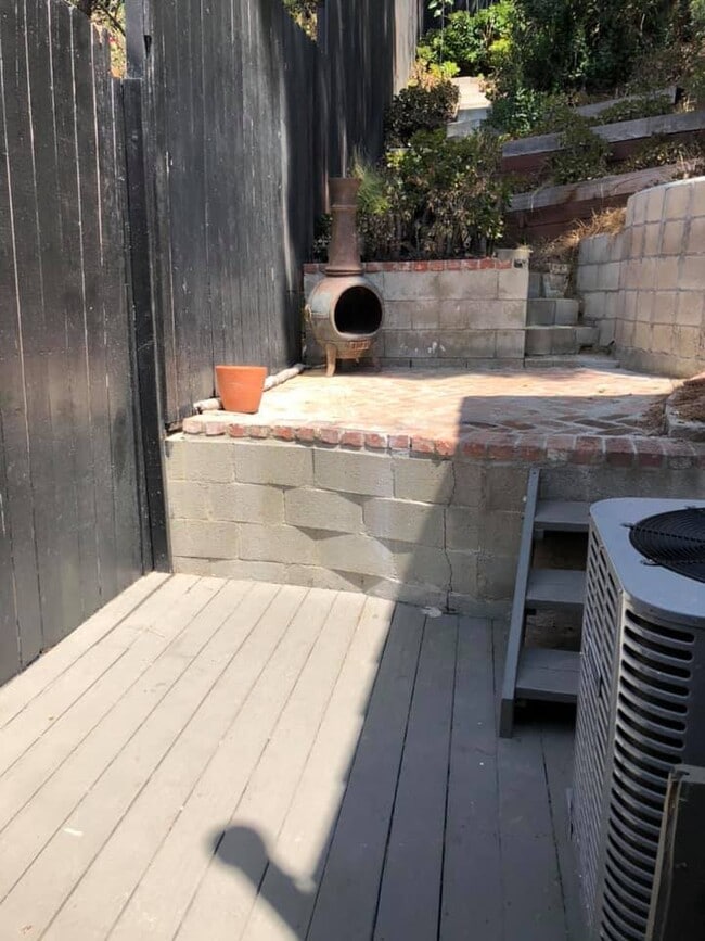 Back Patio - 2568 N Beachwood Dr