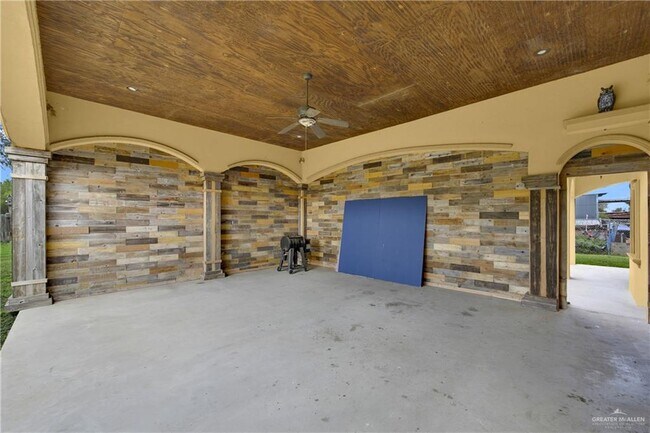 Building Photo - 20 Carpintero St