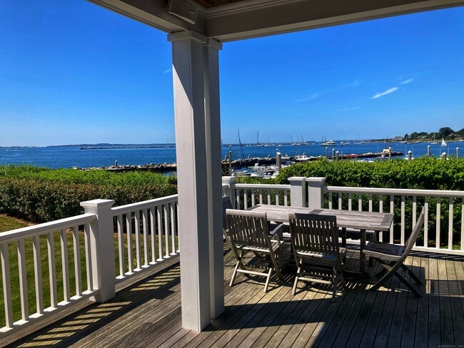 Building Photo - 4 Stonington Cmns