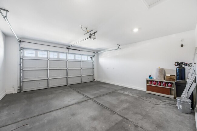 Building Photo - 2053 W Sienna Bouquet Pl