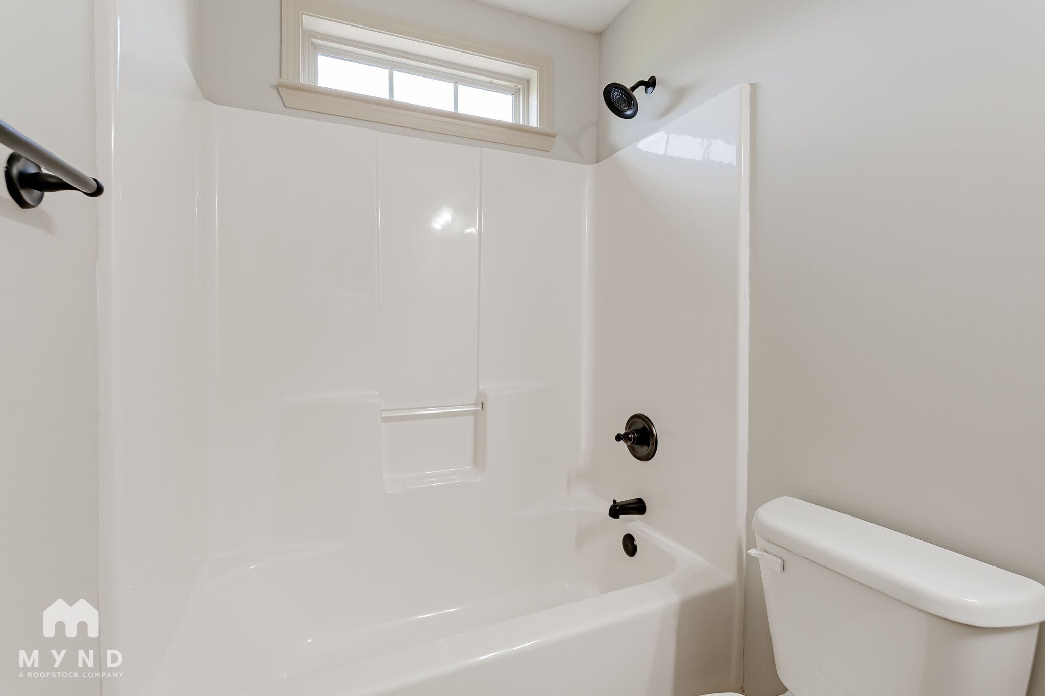 Building Photo - 352 Robin Helton Dr