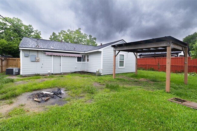 Building Photo - 809 Norell St
