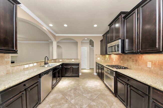 Building Photo - 12131 Cove Ridge Ln