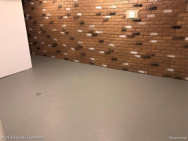 Building Photo - 1653 Wimbledon Dr