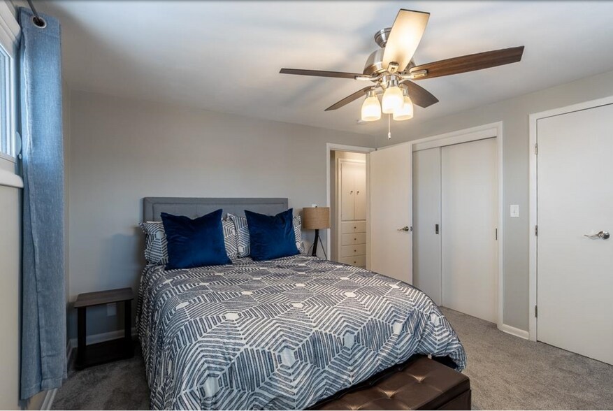 Building Photo - 233 Matthew St