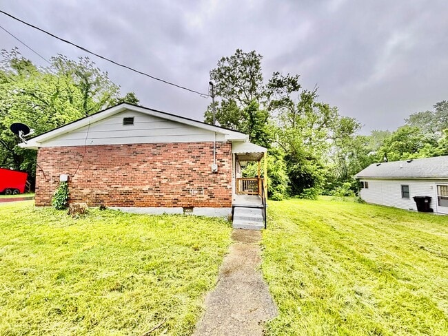 Building Photo - 3 Bedroom Ranch for Rent!