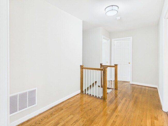 Building Photo - 1519 Chauncey Ln